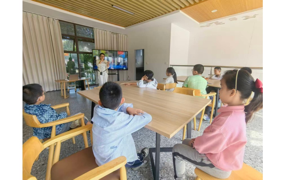 青神县科协“青小蝌”项目于花园社区开展人工智能与机器人科普活动